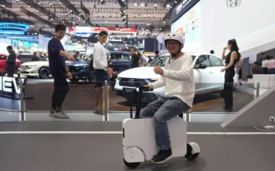 Honda Ajak Pengunjung GIIAS Mengendarai e-Skuter Kompak Motocompacto di Booth Honda