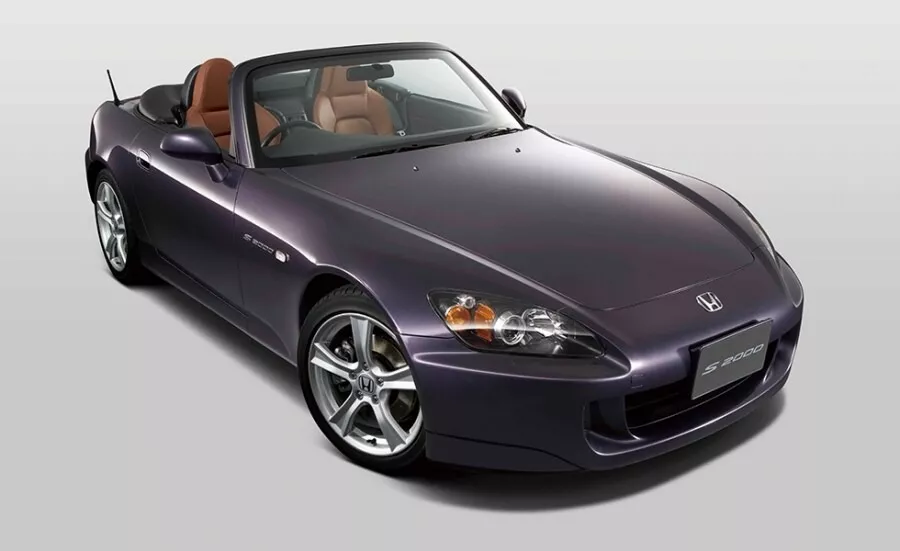 Memasuki Usia 26 Tahun, Mobil Roadster Honda S2000 Tetap Ikonik dan Populer