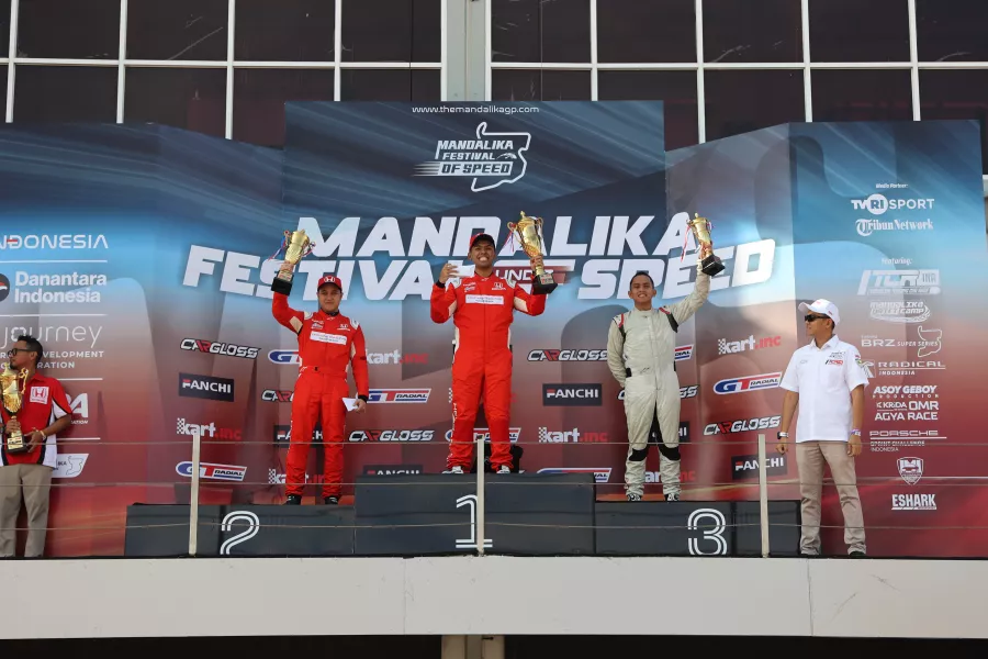 Honda Racing Indonesia Tampil Gemilang, Honda Brio Sapu Bersih Podium ITCR 1.200 di Mandalika Festival of Speed 2025